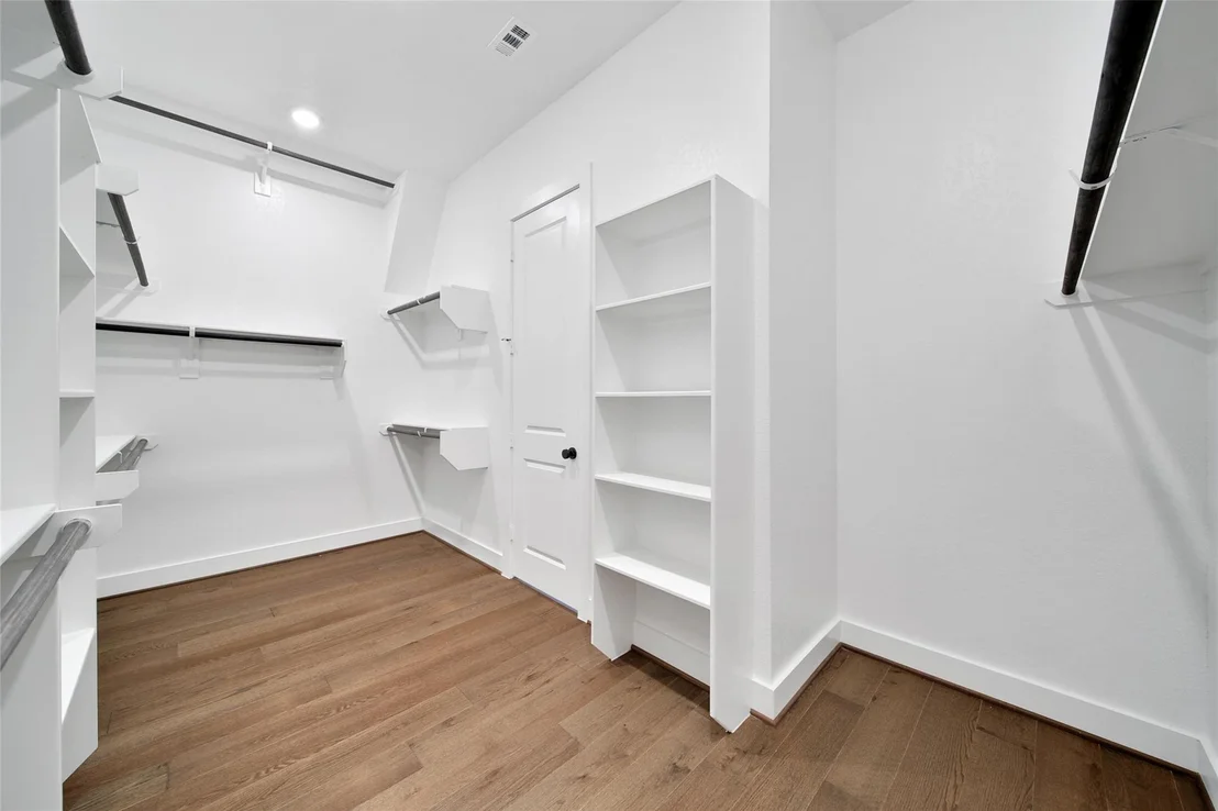 Photo of 4691 Bridgewood Drive