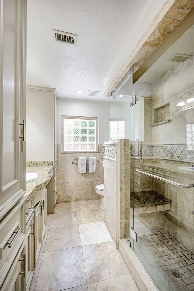 Photo of 1324 Bingle Road