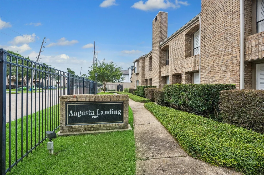 Photo of Unit 3 at 1908 Augusta Drive