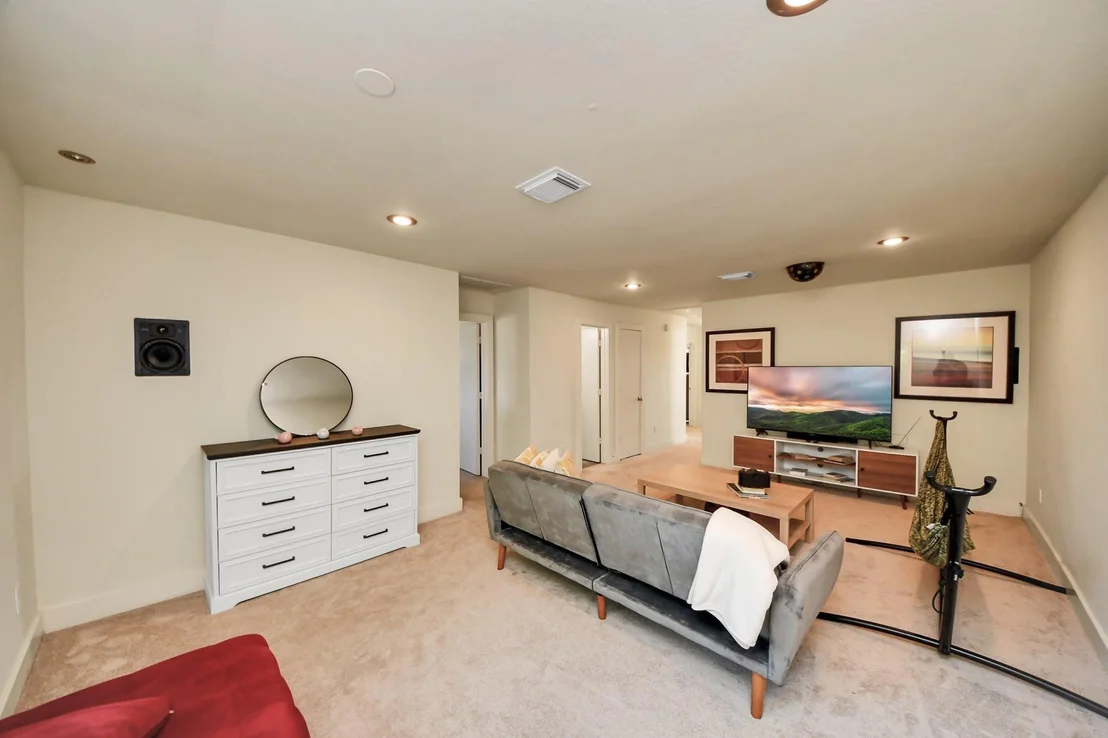 Photo of 20826 Settlers Lake Cir N Circle