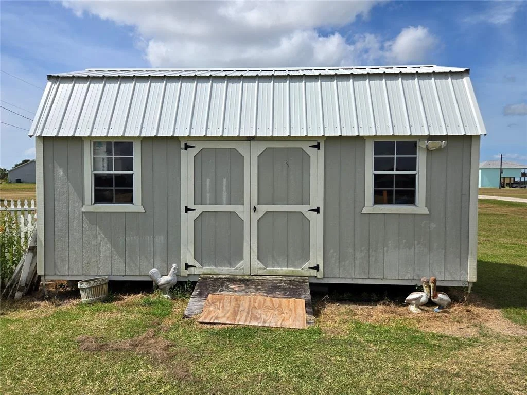 Photo of 657 Bayview Drive