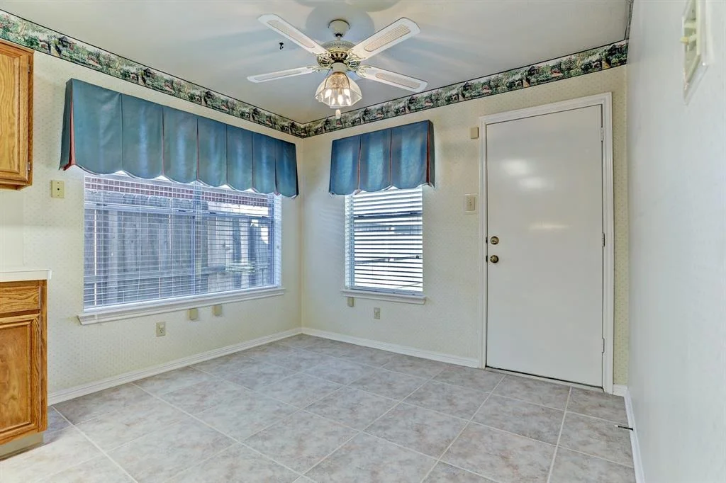 Photo of 4923 Meadowglen Drive
