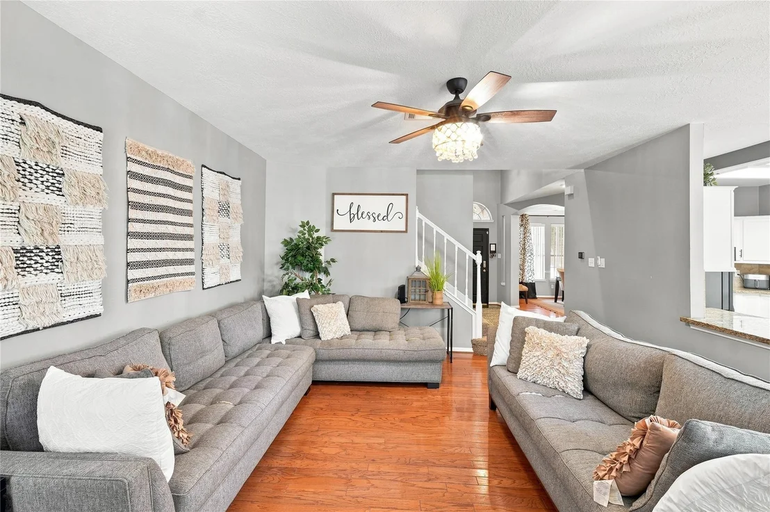 Photo of 10827 Oak Acres Drive