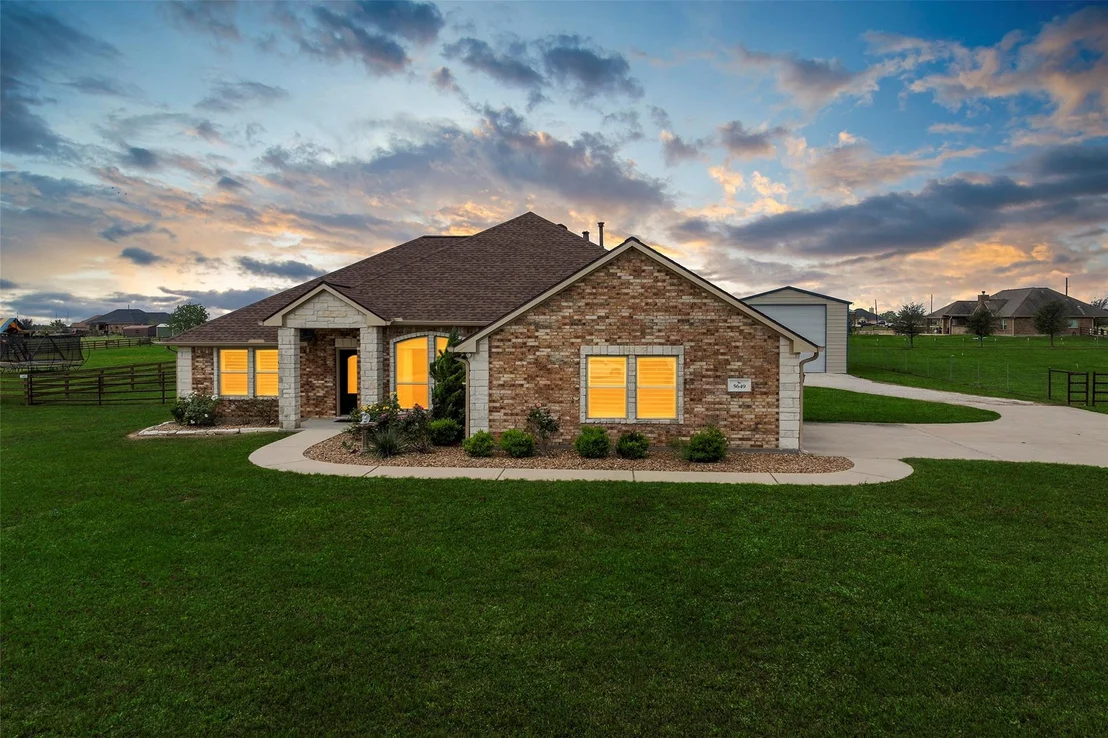 Photo of 5649 Pioneer Trail