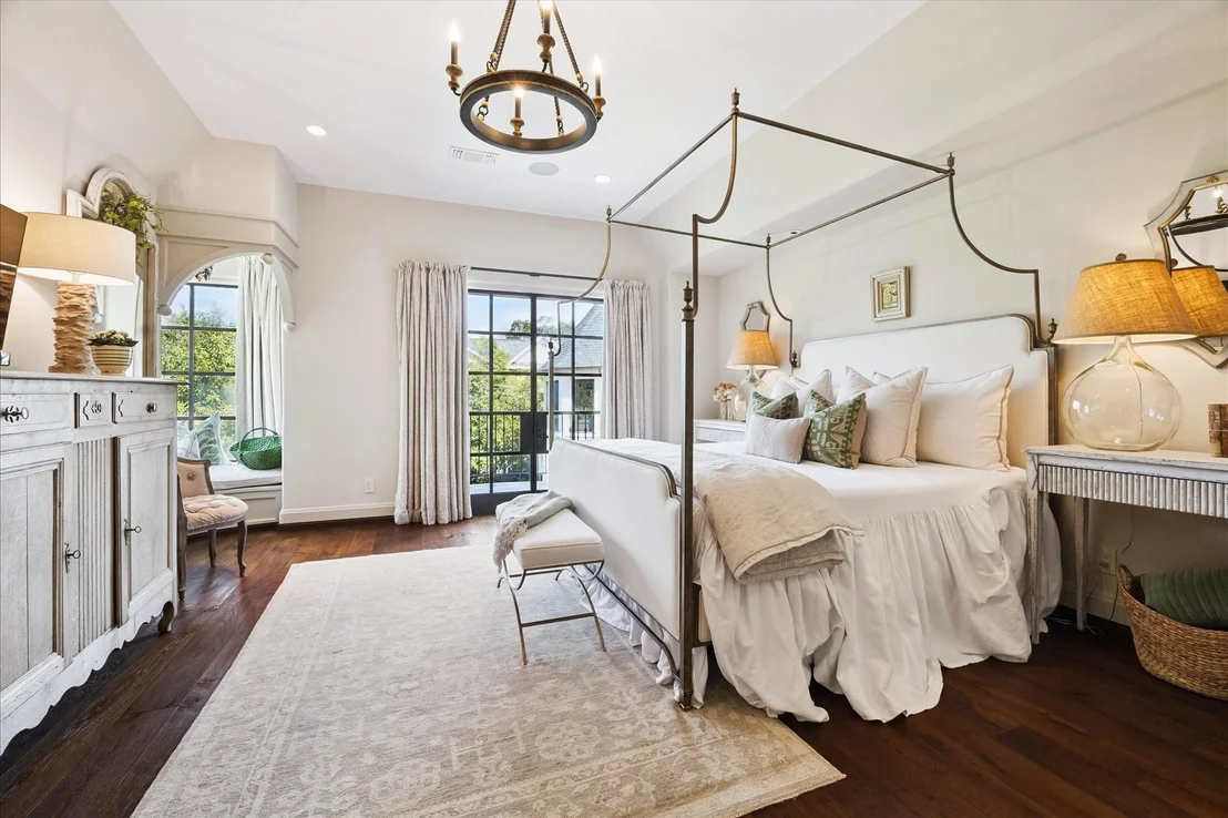 Photo of 5555 Cranbrook Road