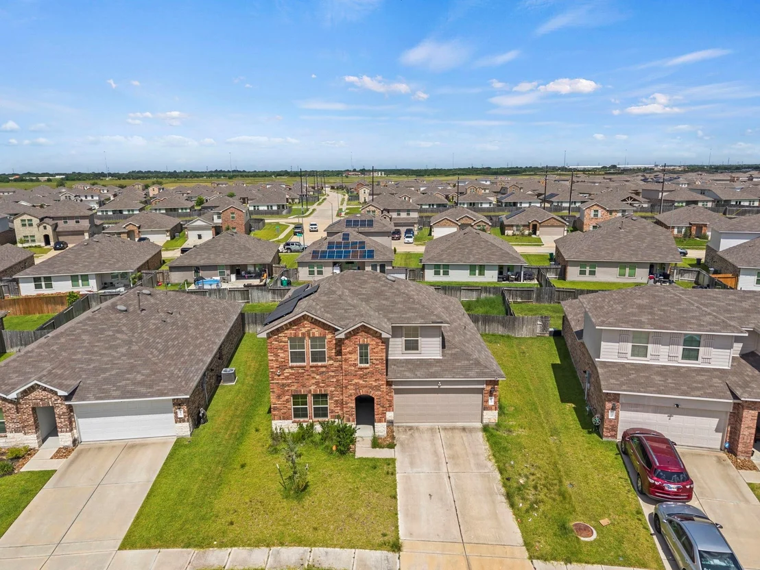 Photo of 5143 Hedgerose Lane