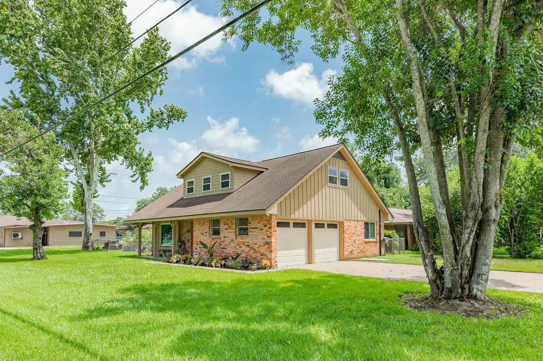 Photo of 811 Loggins Drive