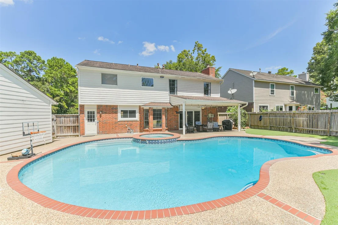 Photo of 2604 Silver Falls Drive