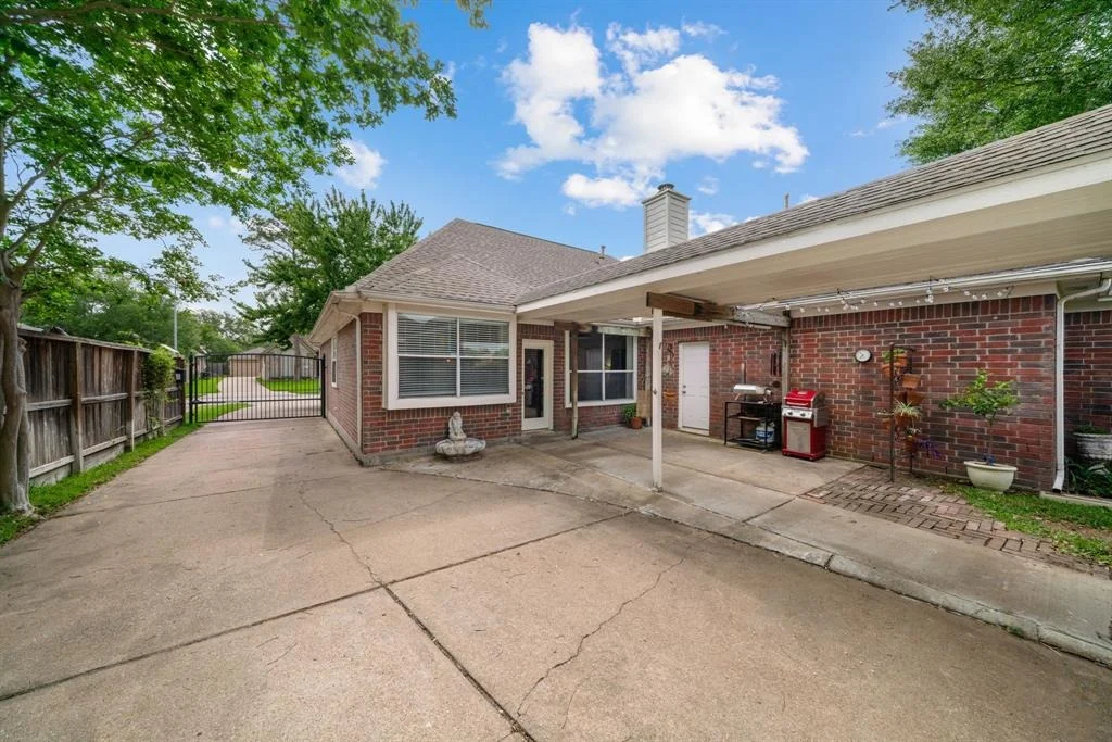 Photo of 11111 Hillside Glen Trail