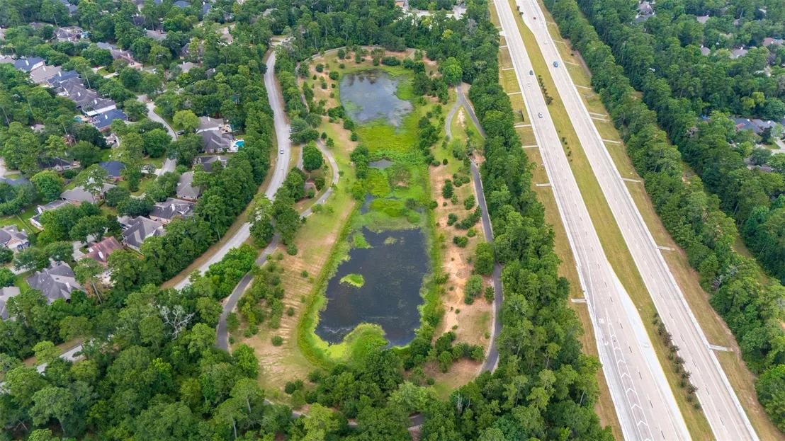 Photo of 122 S Evangeline Oaks Circle