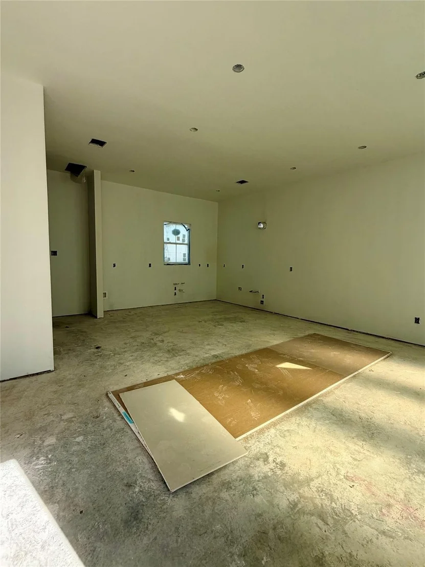 Photo of Unit 5 at 6702 Metro Boulevard