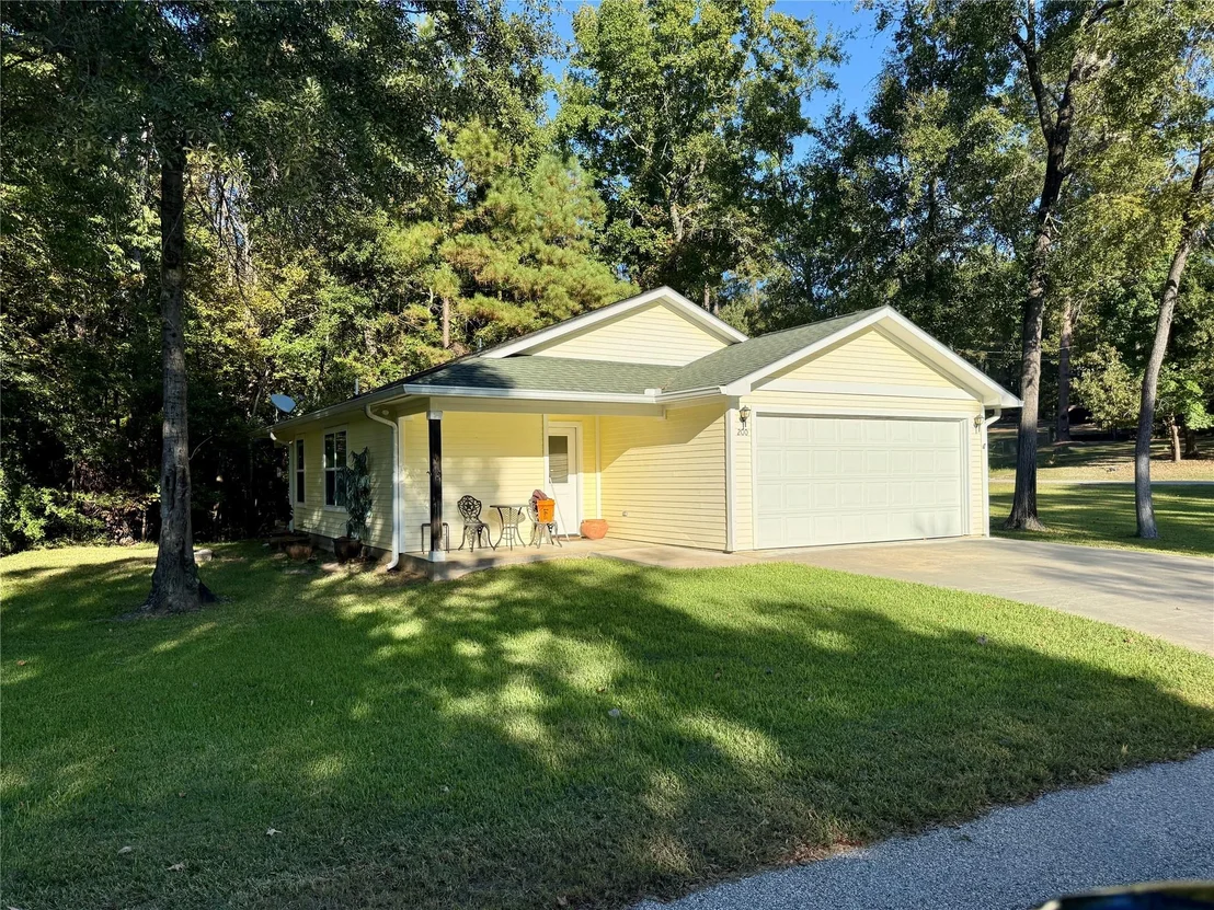 Photo of 200 Dewberry