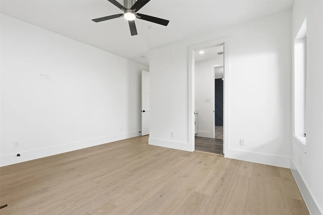Photo of 635 Rolling Oaks