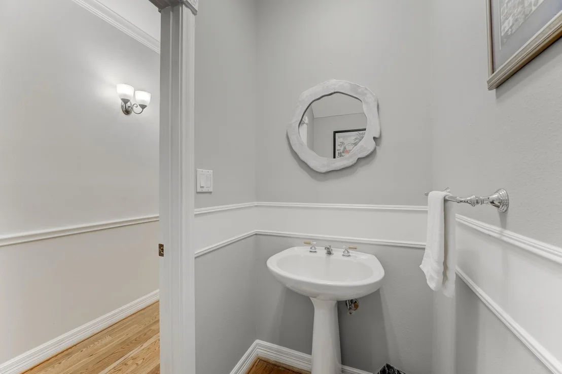 Photo of 2827 Griffin Lane