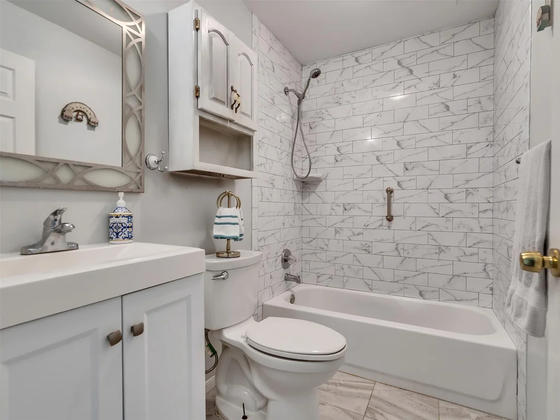 Photo of 905 Bartlett Road