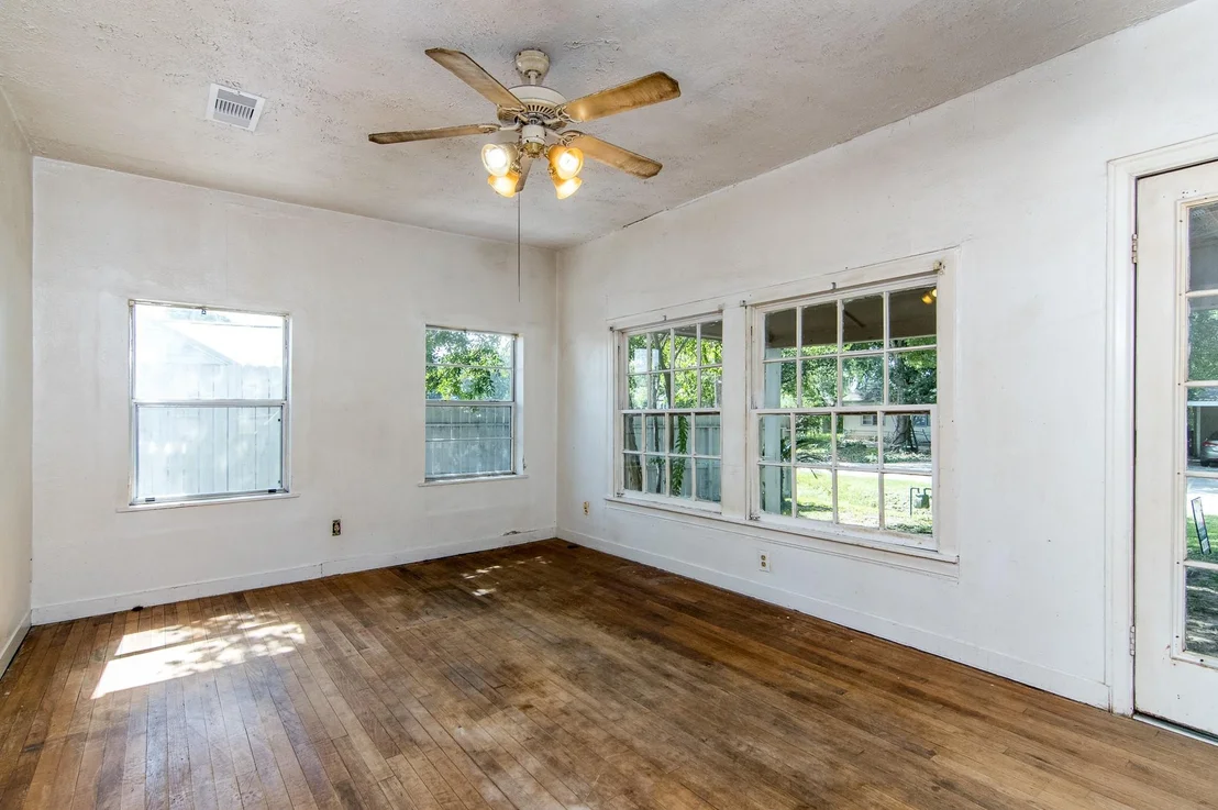 Photo of 1004 Barbara Street