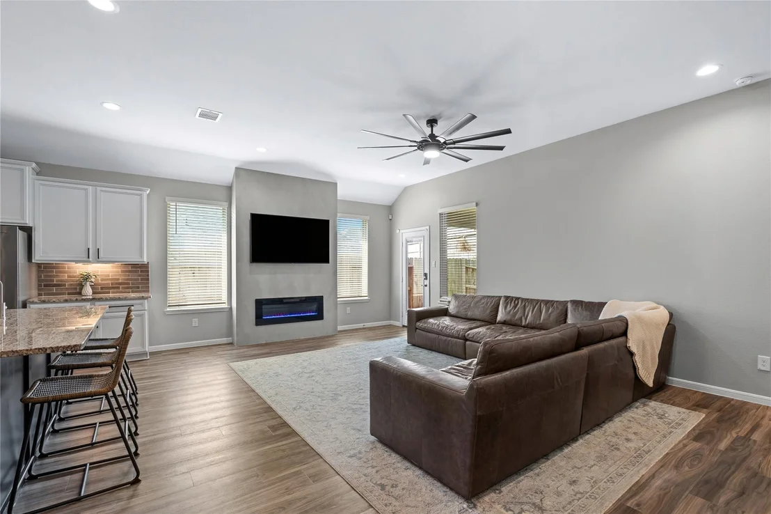 Photo of 443 Stonebrook Lane