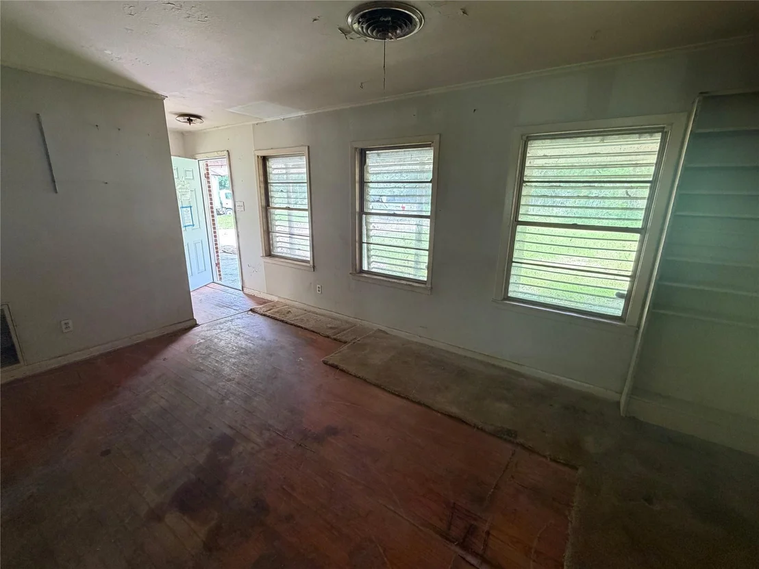 Photo of 1301 N Vauthier Lane