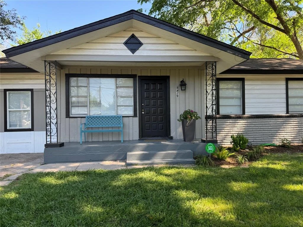 Photo of 5429 Denmark Street