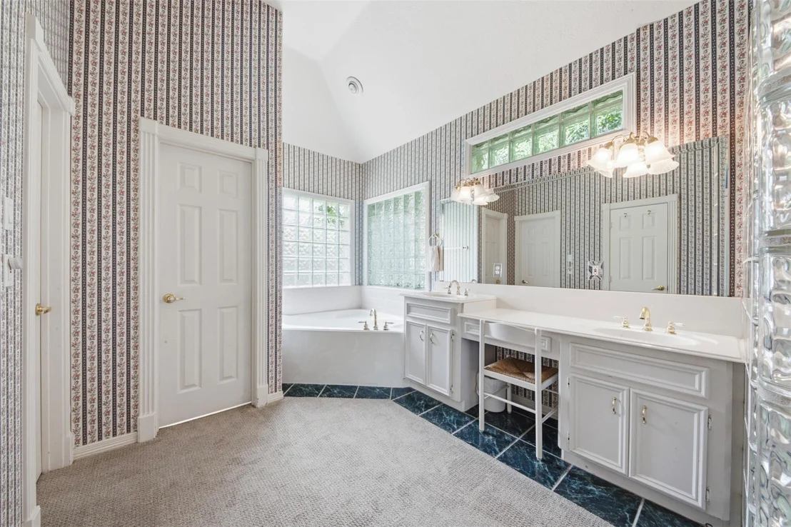Photo of 7114 Centre Oaks Drive