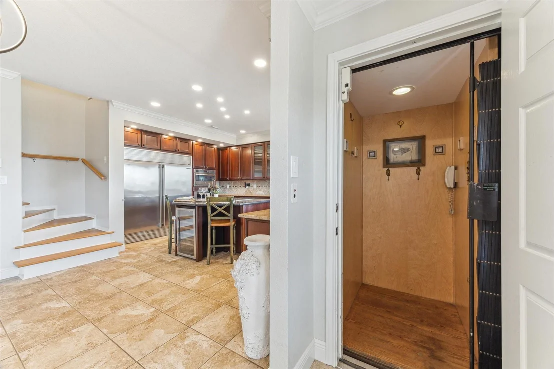 Photo of 1339 Outrigger