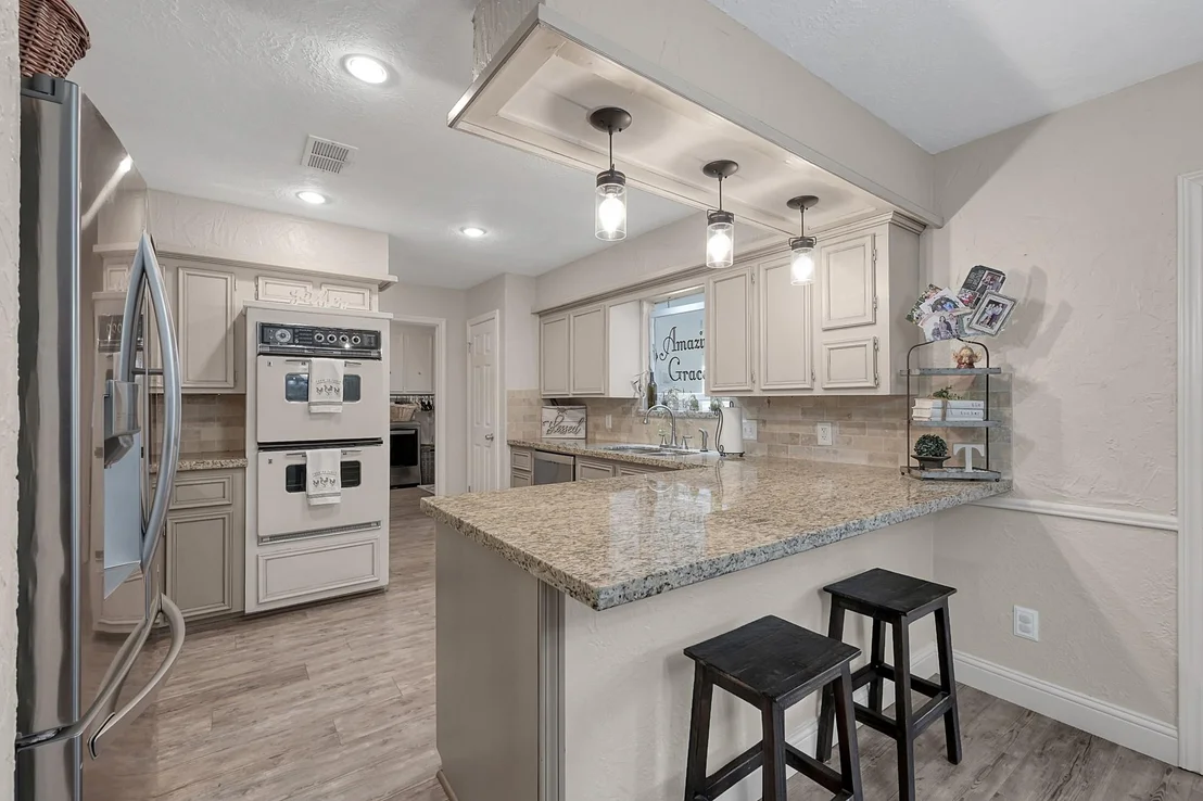 Photo of 8 Cambridge Circle