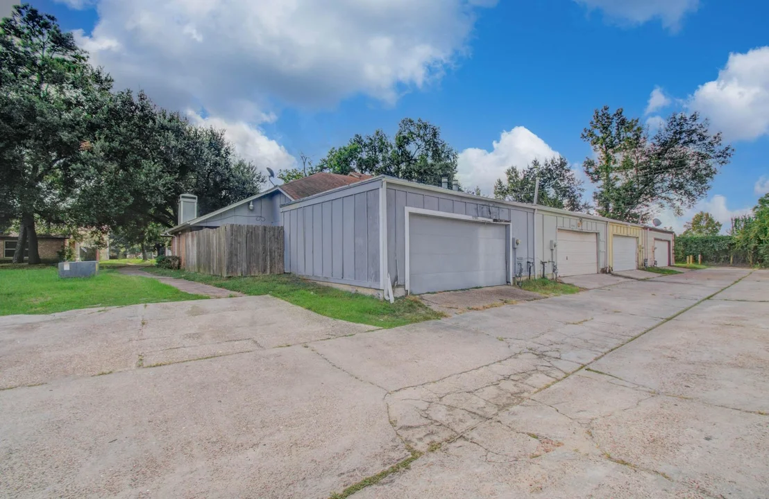 Photo of Unit C at 5710 Easthampton Drive