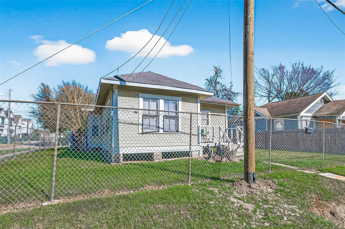 Photo of 1110 Mathis Street