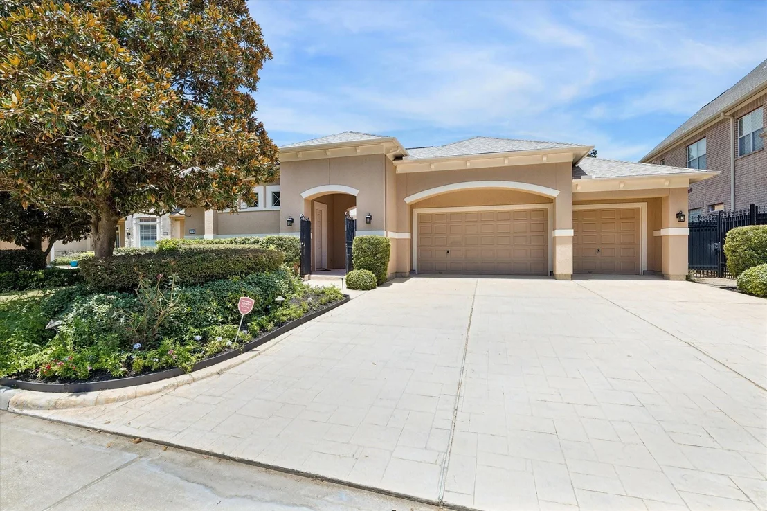 Photo of 11914 Legend Manor Drive