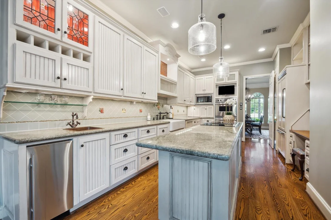 Photo of 345 Knipp Road