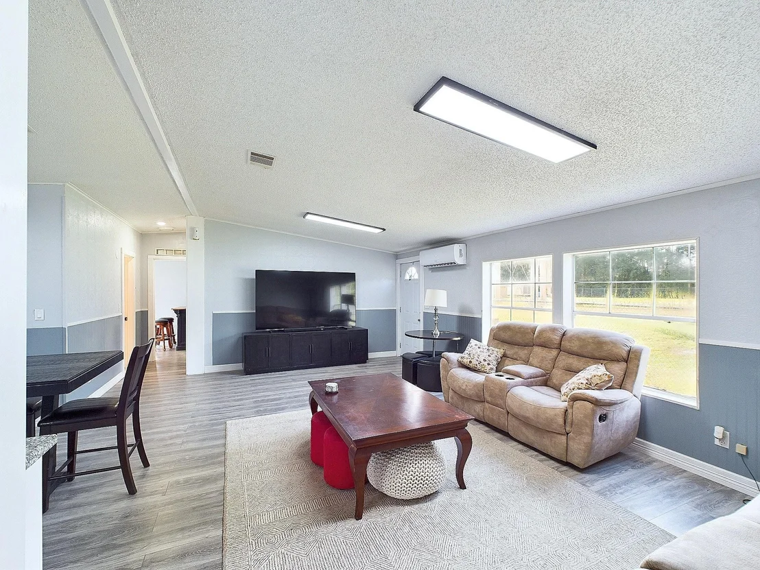 Photo of 24249 Glory Avenue