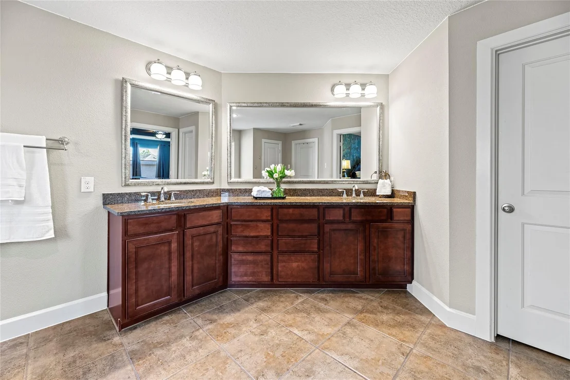 Photo of 6026 Emberwood Falls Drive