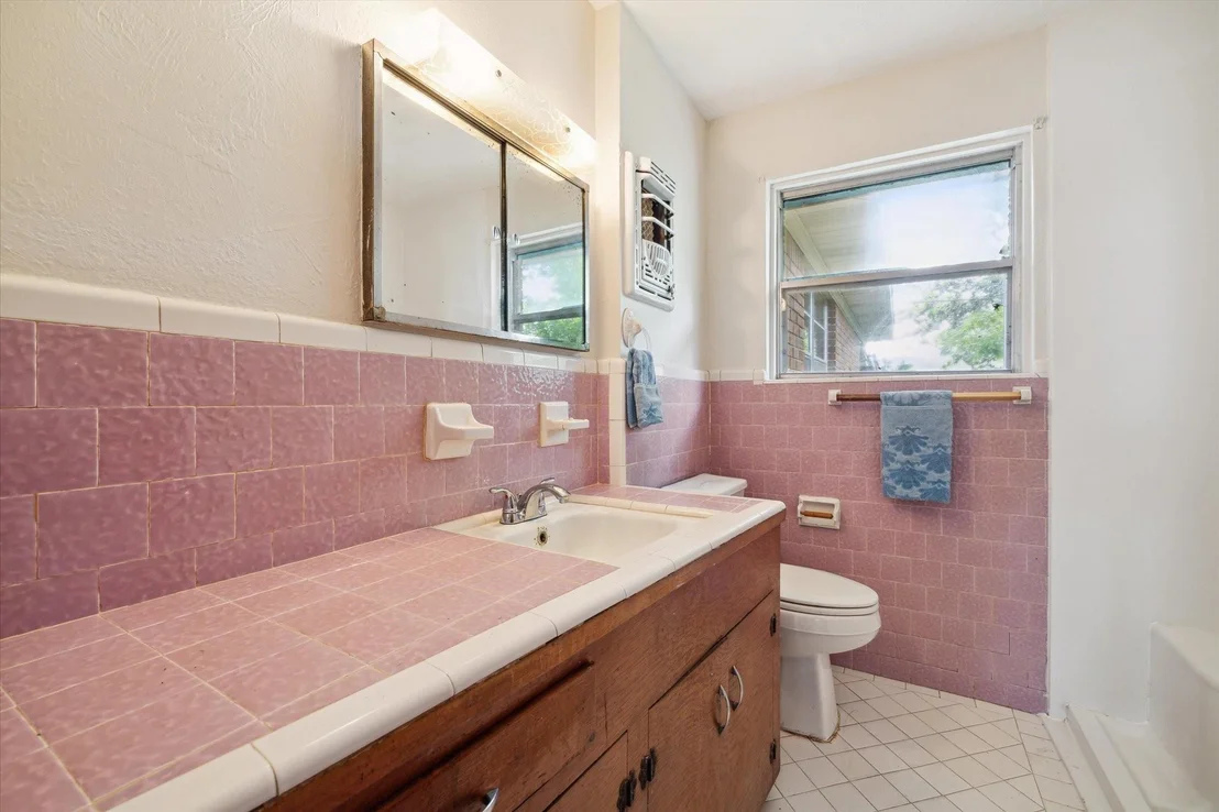 Photo of 225 W Spreading Oak Drive
