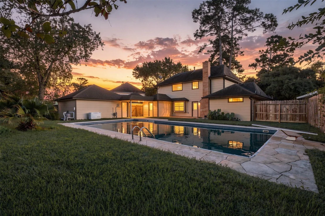 Photo of 8119 Pine Green Lane