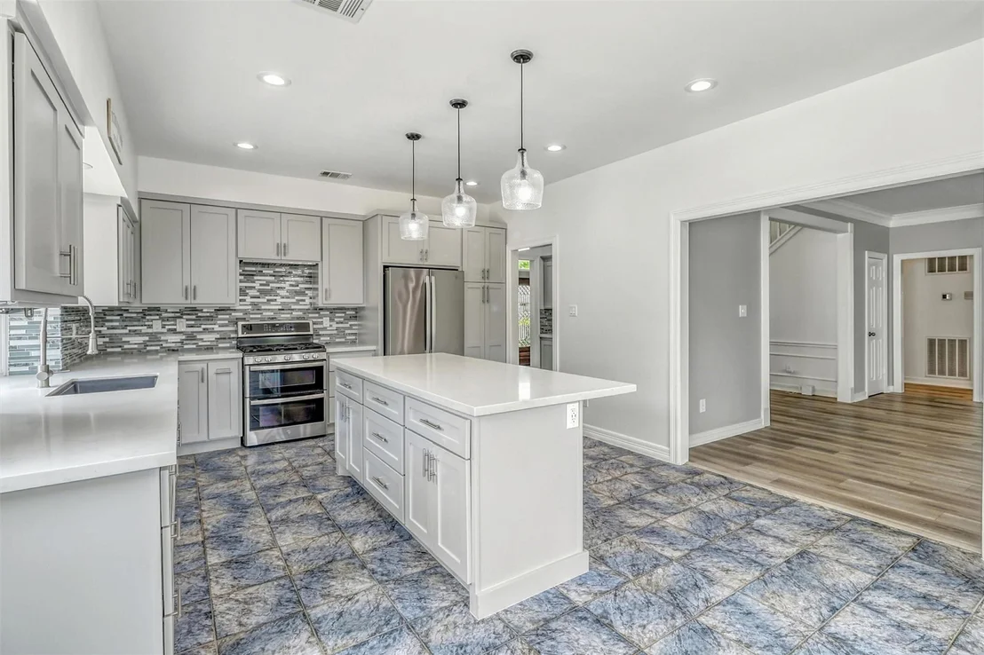 Photo of 24818 Lakebriar Drive