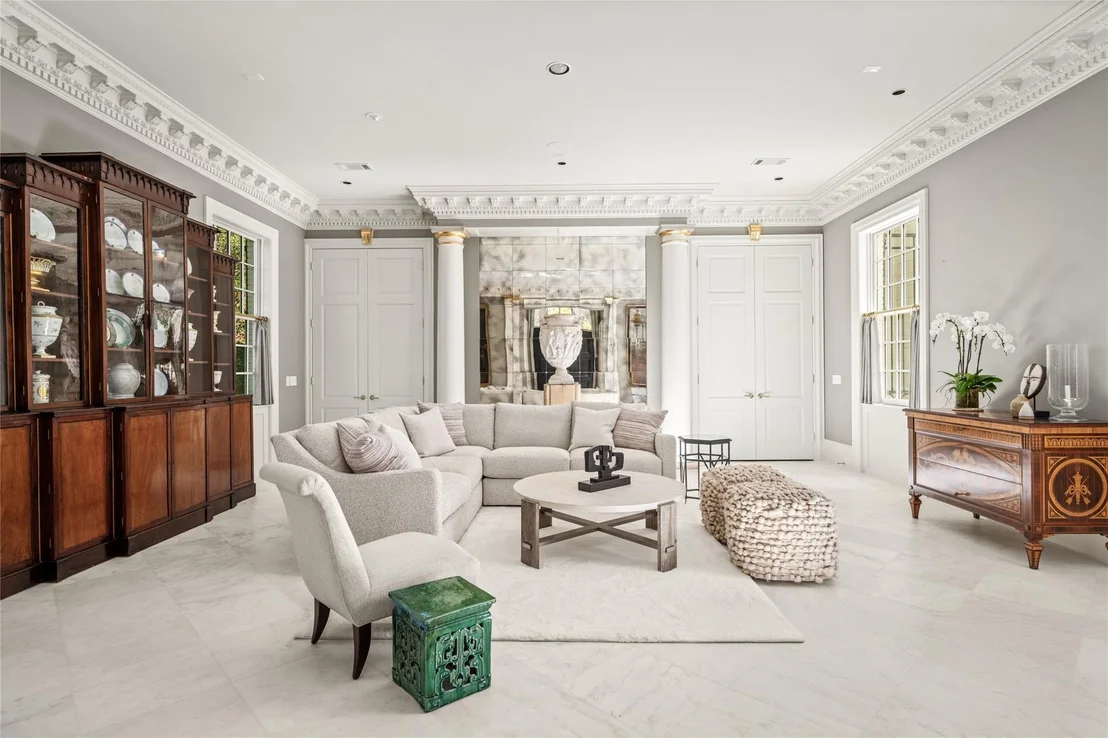 Photo of 6024 Memorial Drive