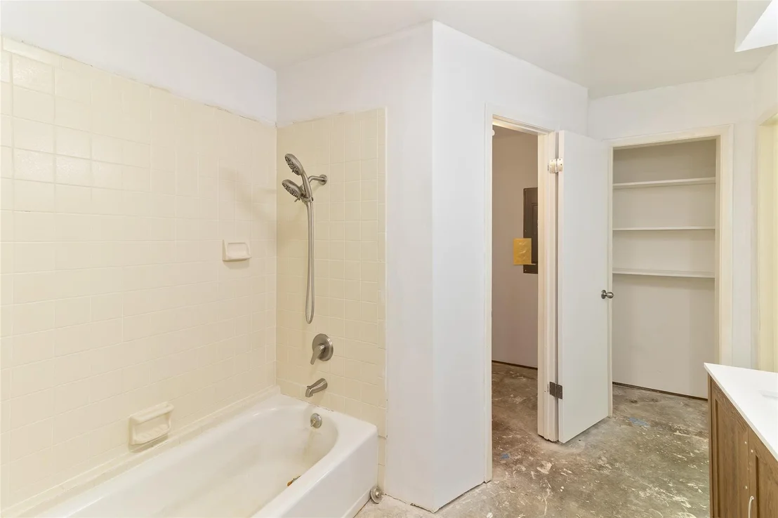 Photo of 1430 North Rd