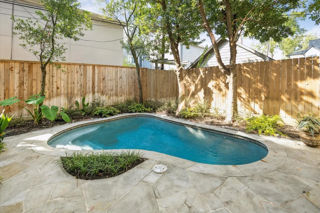 Photo of 6106 Fordham Street