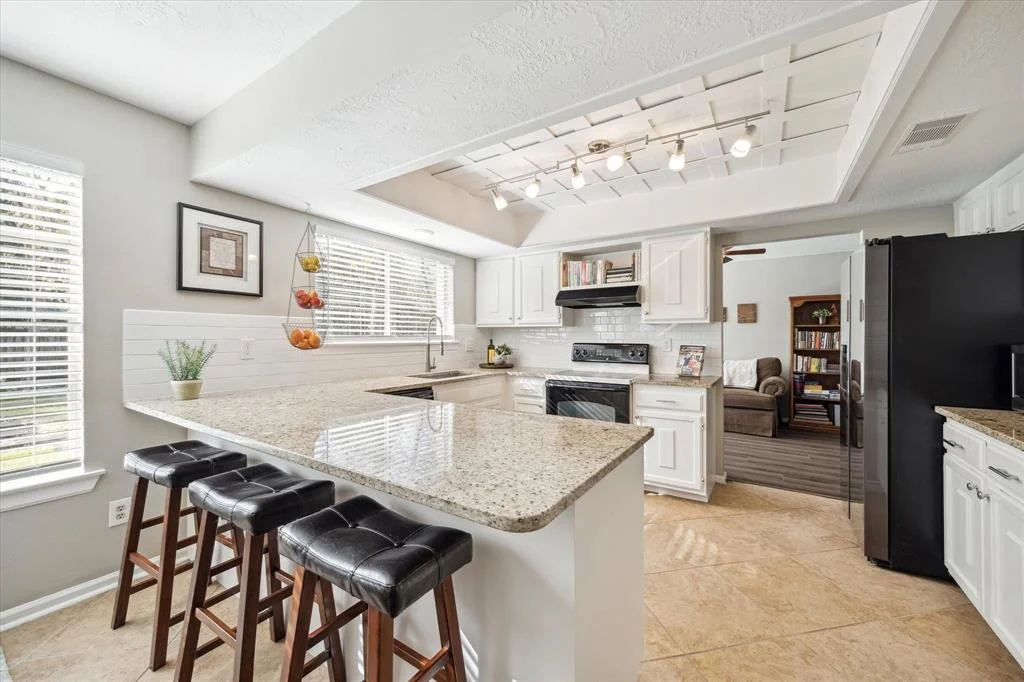 Photo of 33 Hickory Oak Drive