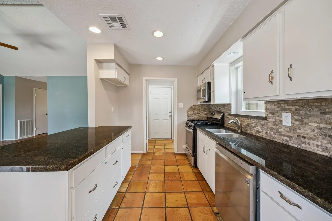 Photo of 5926 Willowbend Boulevard