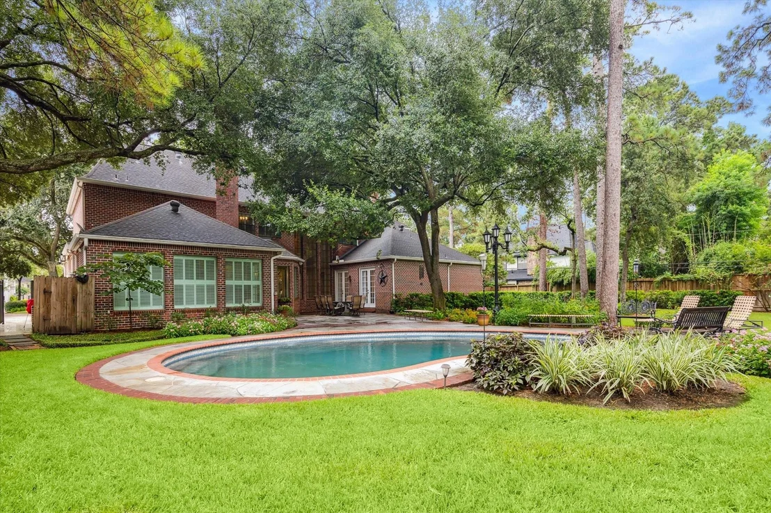 Photo of 345 Knipp Road