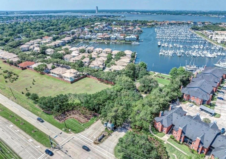 Photo of 320 Harborside Circle