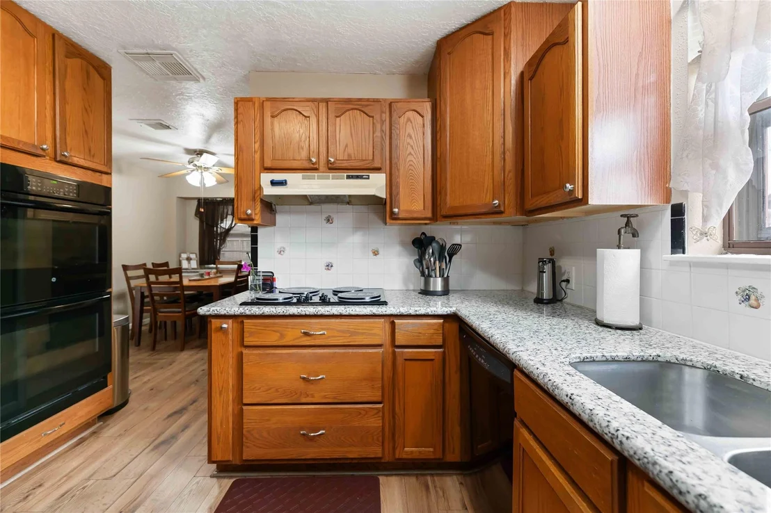 Photo of 5222 Glenvalley Drive