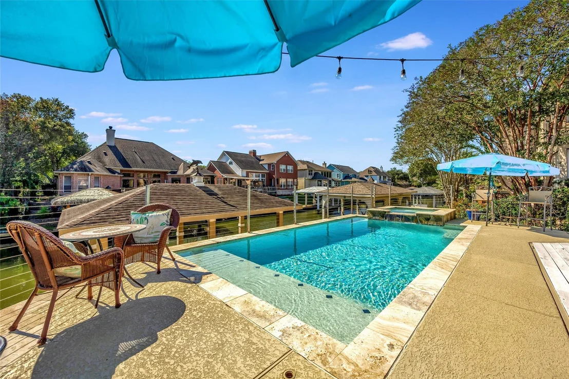 Photo of 2525 Breaux Trace