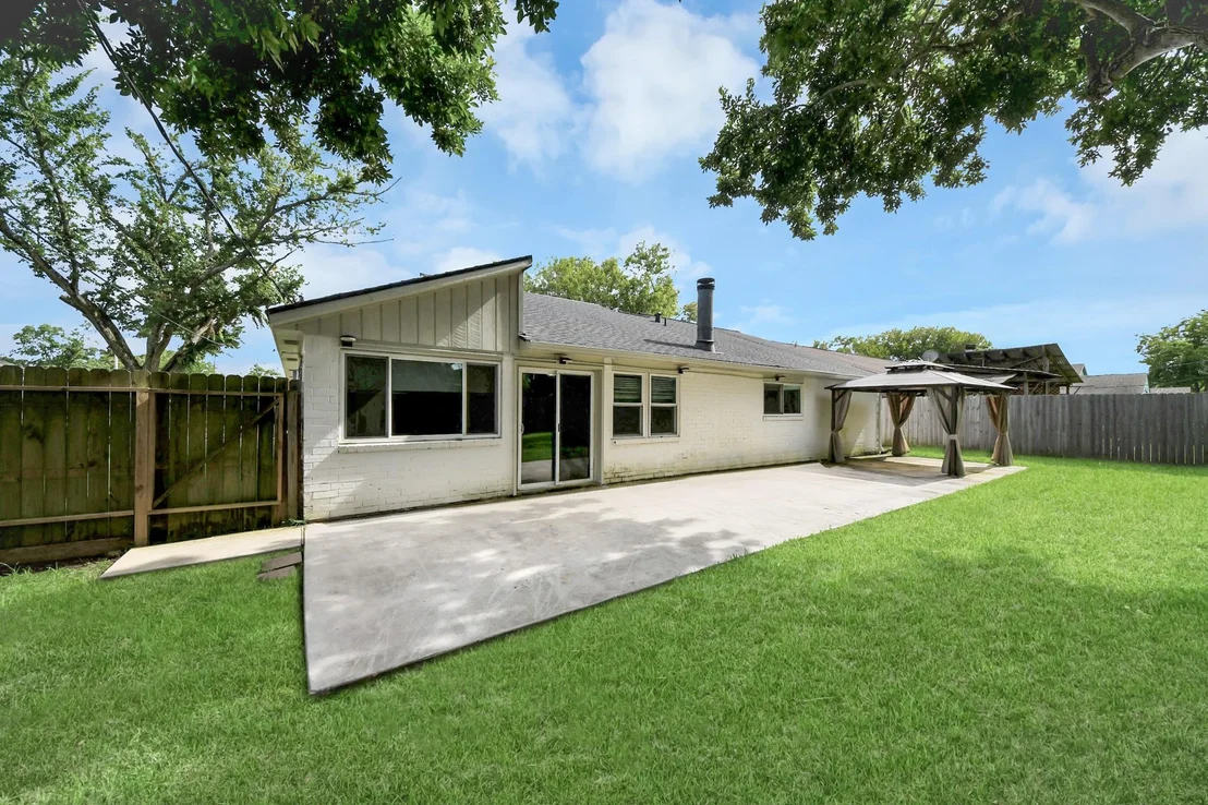 Photo of 1104 N Heron Drive
