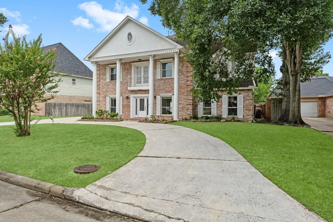 Photo of 1106 Crossroads Drive