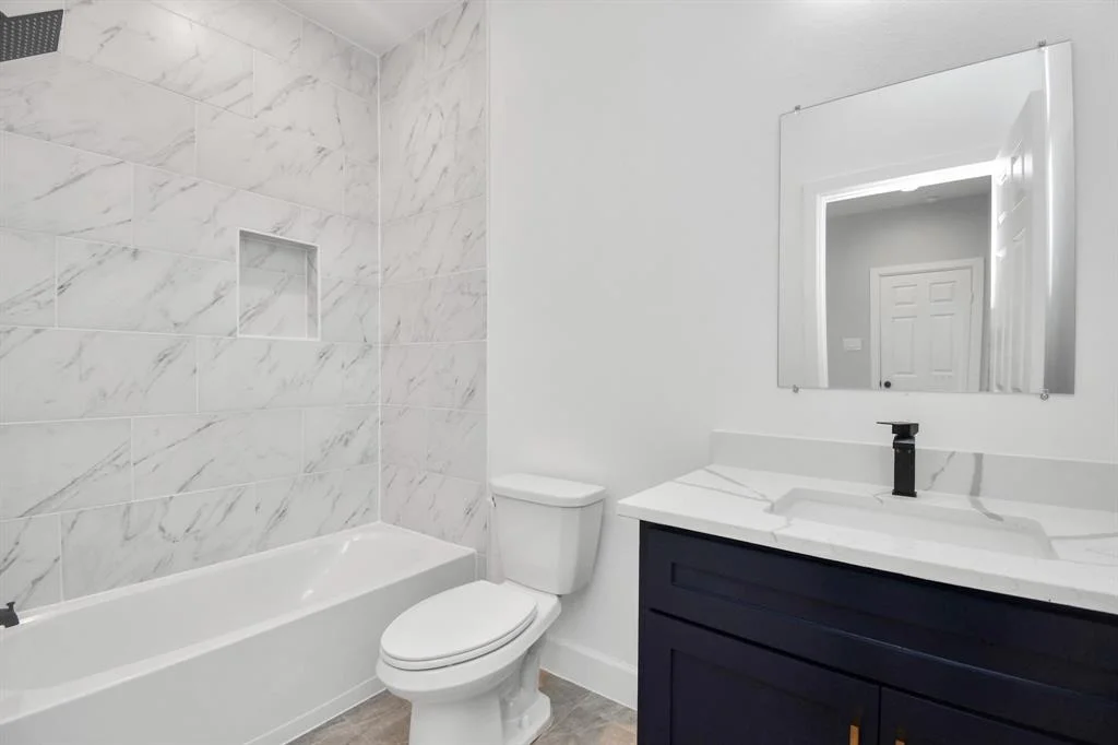 Photo of 226 Edgewater Drive