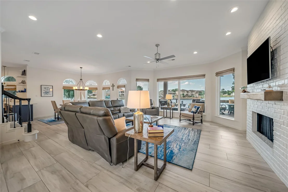 Photo of 318 Bayshore Drive