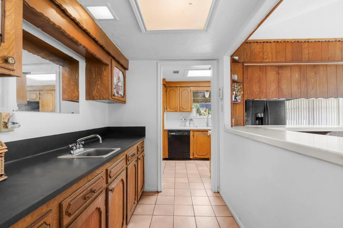 Photo of 2395 Southline Road
