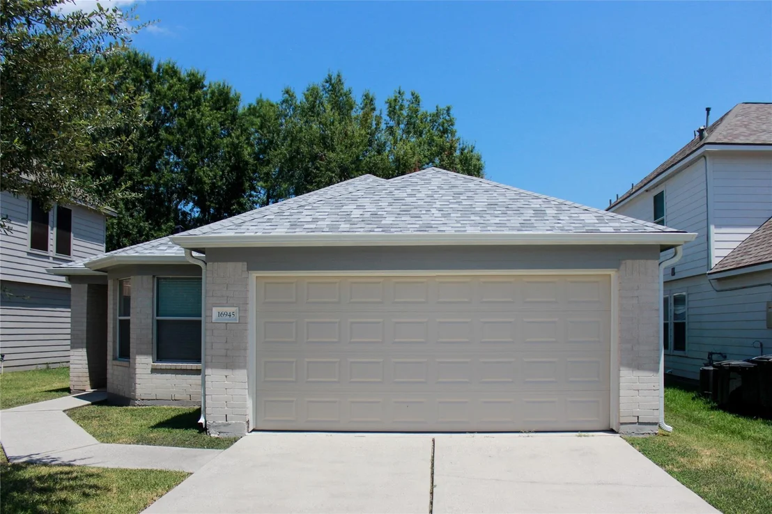 Photo of 16945 Scenic Knoll